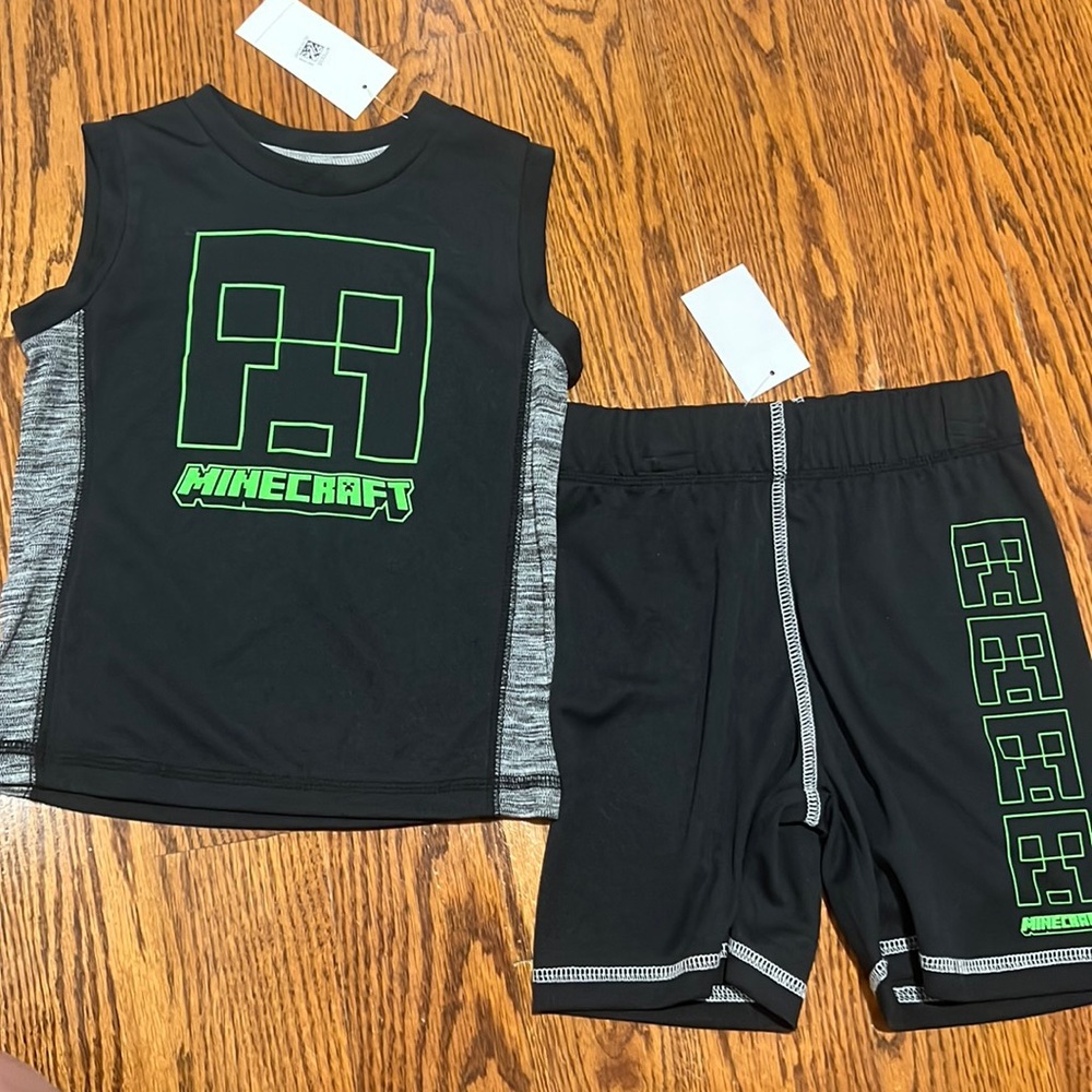 NWT sleeveless Minecraft set
